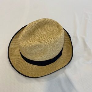 Halogen packable woven trilby hat